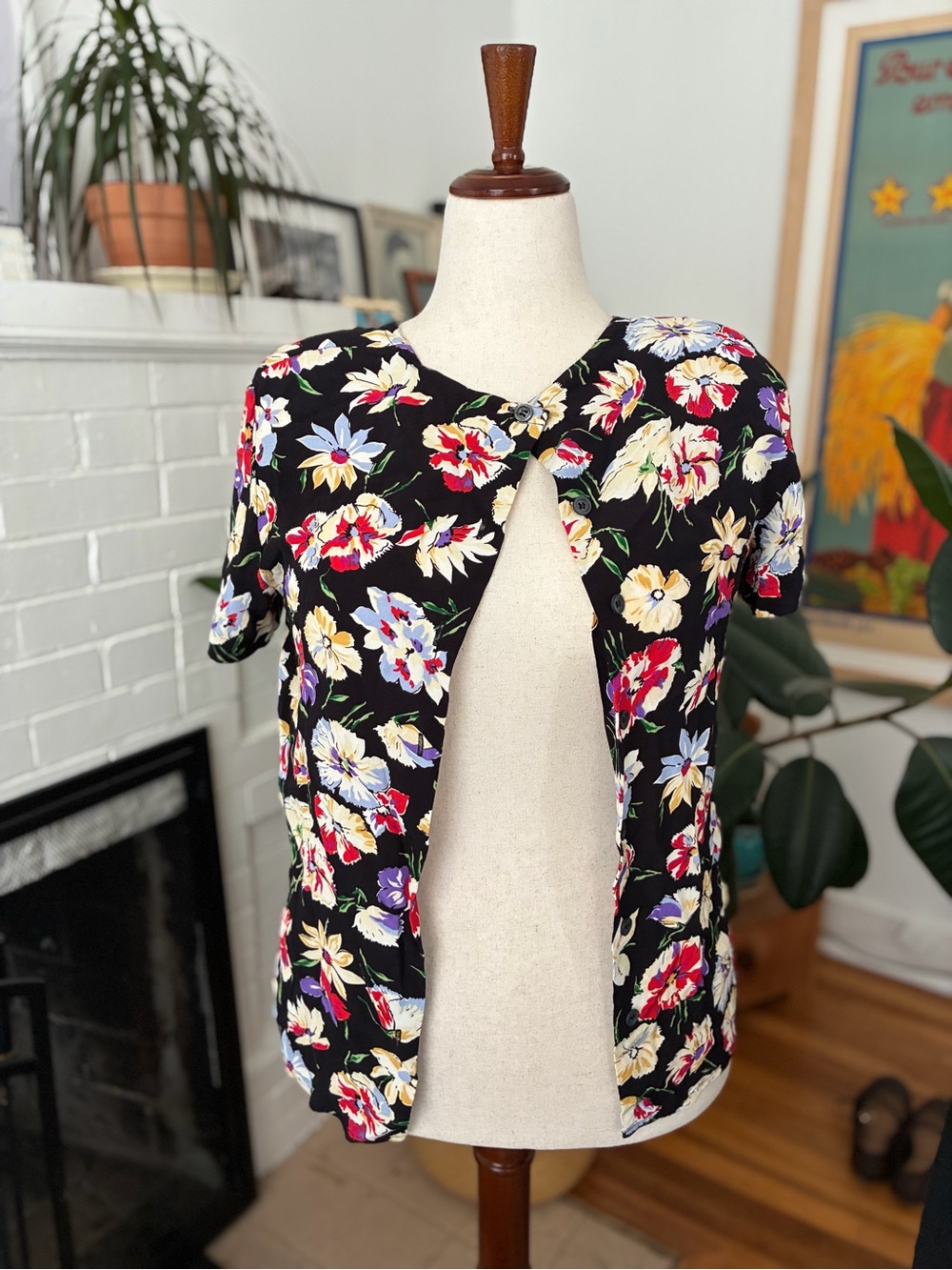 Liz Claiborne Vintage Floral Print Black Short-Sleeve Women’s Top Size 8